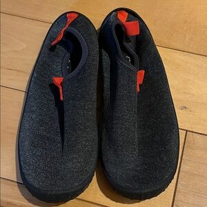 Boys Target brand black/gray/red water shoes size 3